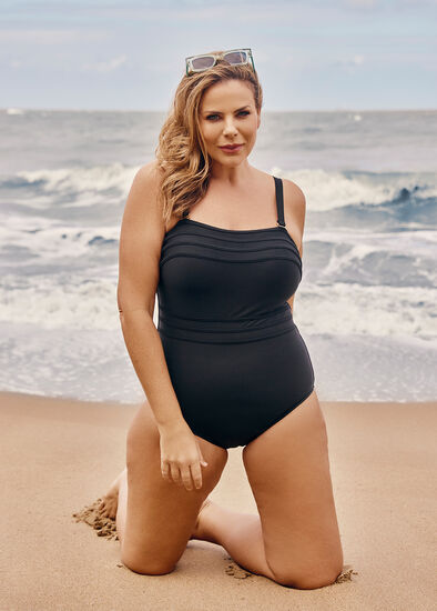 Plus Size Essential Bind Swimsuit